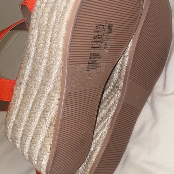 Plateform sandals - Picture 3 of 3